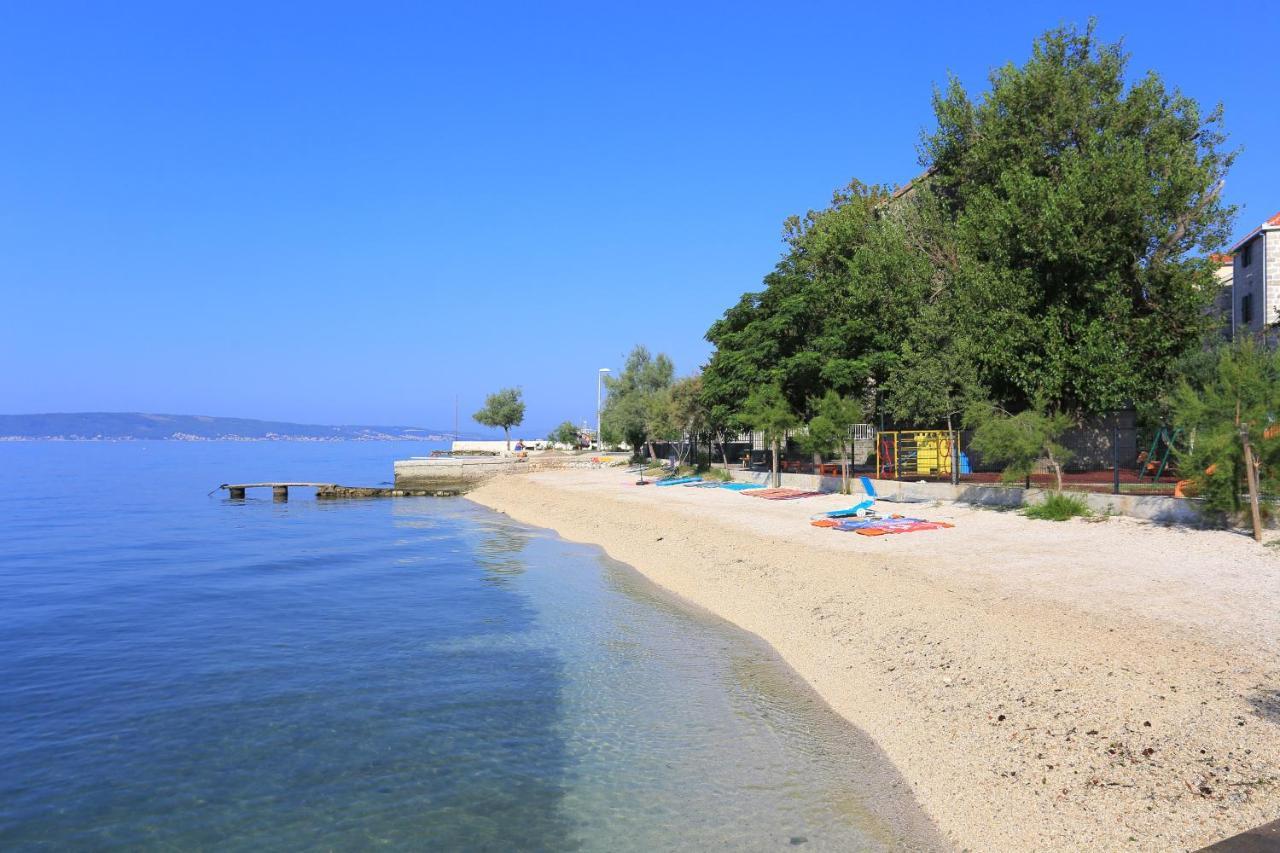 Family Friendly Apartments With A Swimming Pool Kastel Kambelovac, Kastela - 18117 Bagian luar foto